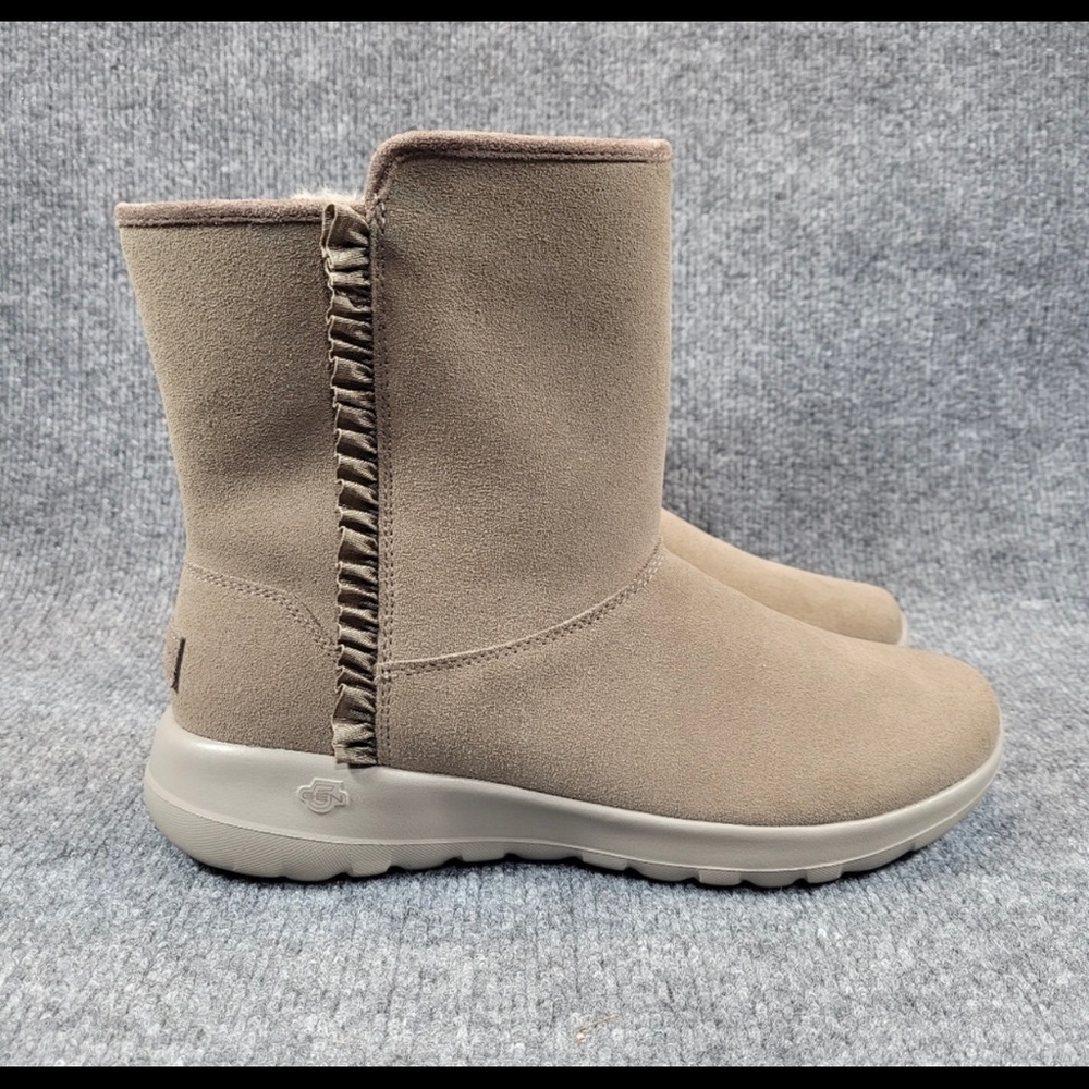 Skechers Women’s boots NEW size 9.5